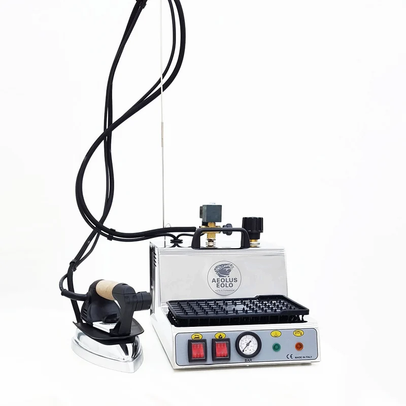 Sistema stirante professionale GVK9 con Caldaia in Acciaio inox AISI 304 e Resistenza esterna anticalcare (2,8 L) Efficienza Energetica A++ Made in Italy Garanzia 5 anni