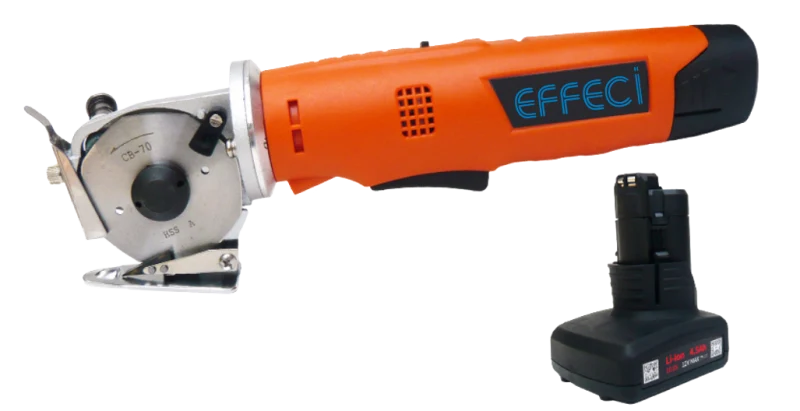 Taglierina a batteria Rotativa Professionale EFFECI 70 – Forbice per Tessuti, Pelle e Cartone – senza fili Lama da 70mm, Affilatore Integrato 2 batterie incluse