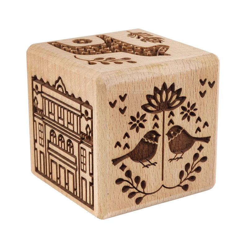 Cubo per dolci inciso Starmann, 6 cm, legno di faggio, 6 disegni, stile scandinavo